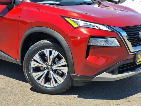 Certified 2023 Nissan Rogue SV FWD image 9
