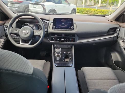 Used 2023 Nissan Rogue SV FWD image 12