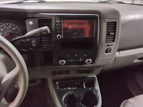 Used 2019 Nissan NV 2500 SV image 13