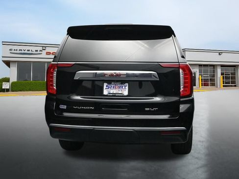 Used 2022 GMC Yukon SLT w/ SLT Premium Package AWD/4WD image 4
