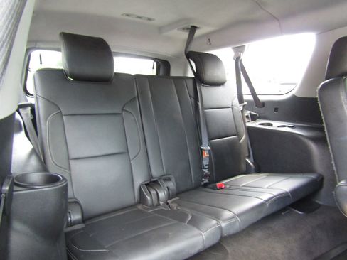 Used 2018 Chevrolet Suburban LT image 11