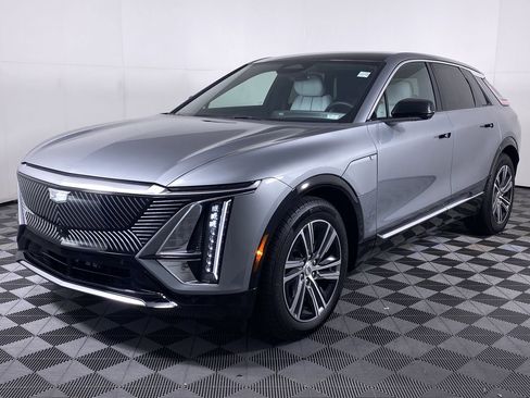 Certified 2024 Cadillac Lyriq Luxury image 17