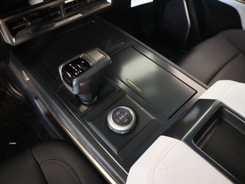 Used 2025 GMC Hummer EV 2X image 8