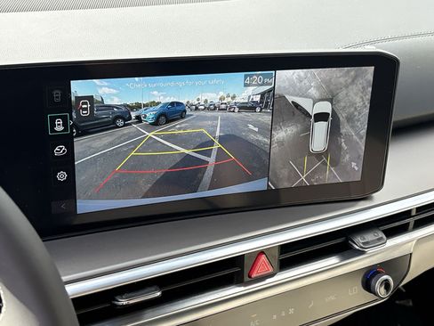Used 2025 Kia Sorento SX FWD image 21