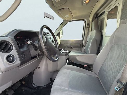 Used 2017 Ford E-350 and Econoline 350 Super Duty RWD image 10