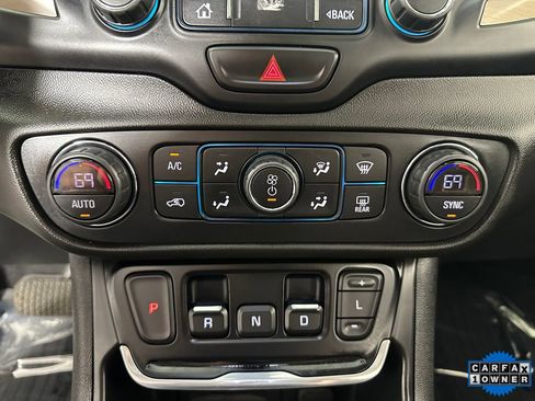 Used 2020 GMC Terrain Denali w/ GMC Pro Grade Package AWD/4WD image 34