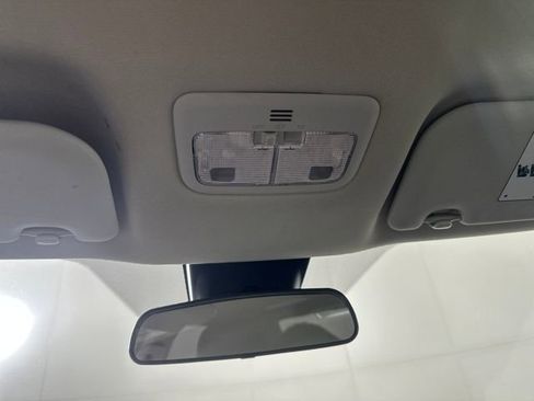 Used 2017 Toyota Corolla LE image 24