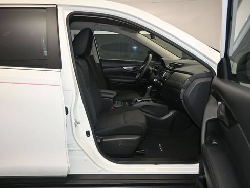 Used 2020 Nissan Rogue S FWD image 26