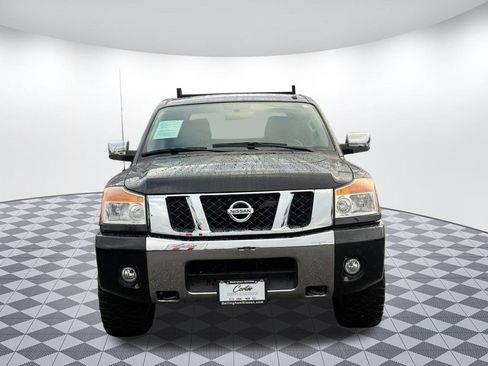 Used 2015 Nissan Titan SL image 2