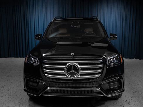 New 2026 Mercedes-Benz GLS 580 4MATIC image 2