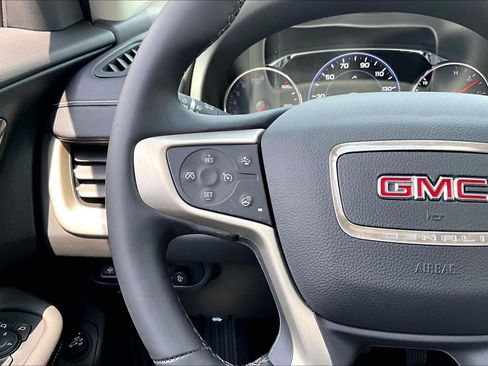 Used 2024 GMC Terrain Denali w/ Denali Premium Package AWD/4WD image 24