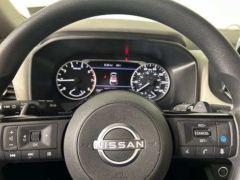 Used 2023 Nissan Rogue SV image 13