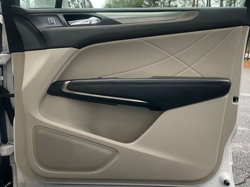 Used 2019 Lincoln MKC Premiere FWD image 19