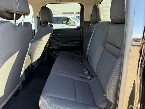 Used 2024 Nissan Frontier SV image 26