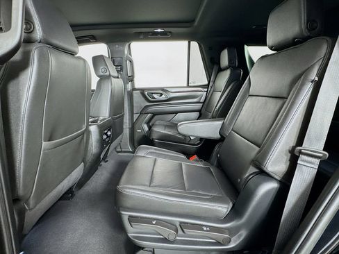 Used 2024 Chevrolet Tahoe Z71 w/ Luxury Package AWD/4WD image 13