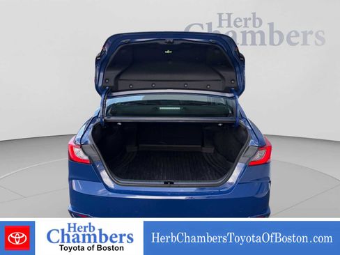 Used 2025 Toyota Camry XSE AWD/4WD image 4