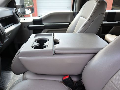 Used 2022 Ford F550 4x4 Crew Cab Super Duty w/ Power Equipment Group image 24