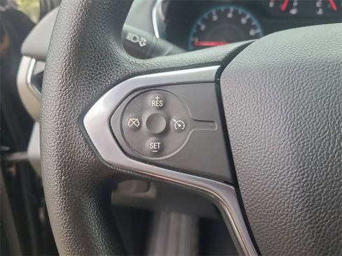 Used 2021 Chevrolet Traverse LS image 21