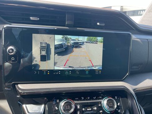 Used 2023 GMC Sierra 1500 AT4 w/ AT4 Premium Package AWD/4WD image 22