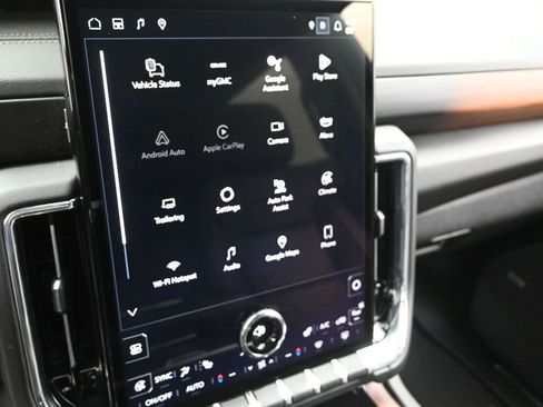 Certified 2025 GMC Yukon XL Denali image 23