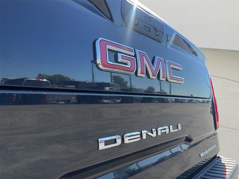 Used 2021 GMC Sierra 1500 Denali w/ Denali Ultimate Package image 11