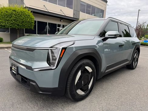 Used 2024 Kia EV9 Wind AWD/4WD image 4
