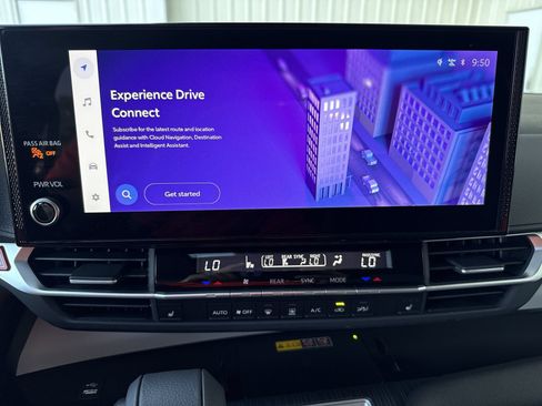Certified 2025 Toyota Sienna XLE w/ XLE Plus Package FWD image 20
