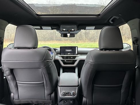 New 2026 Ford Explorer ST-Line w/ ST-Line Street Pack image 42