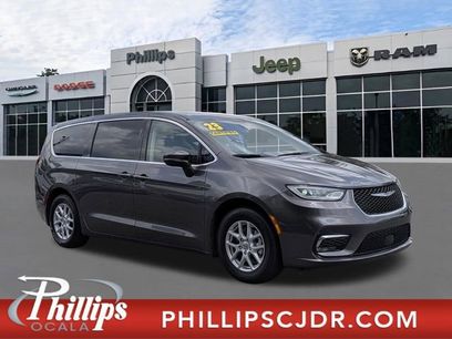 Certified 2023 Chrysler Pacifica Touring-L