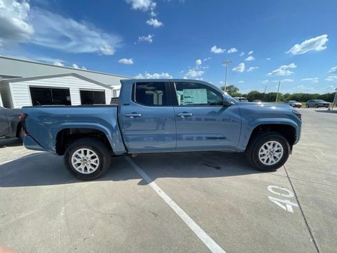 New 2026 Toyota Tacoma SR5 RWD image 7