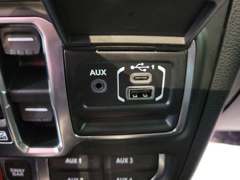 Used 2020 Jeep Wrangler Unlimited Rubicon w/ Steel Bumper Group AWD/4WD image 37