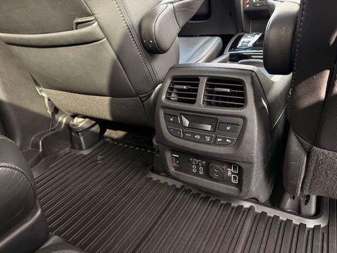 Used 2020 Honda Pilot Elite image 23