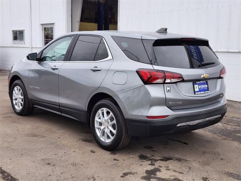 Used 2023 Chevrolet Equinox LT image 3