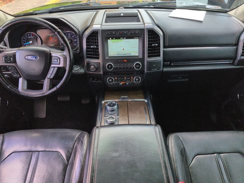Used 2018 Ford Expedition Max Platinum AWD/4WD image 16