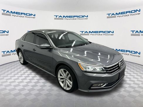 Used 2018 Volkswagen Passat 2.0T SE FWD image 7
