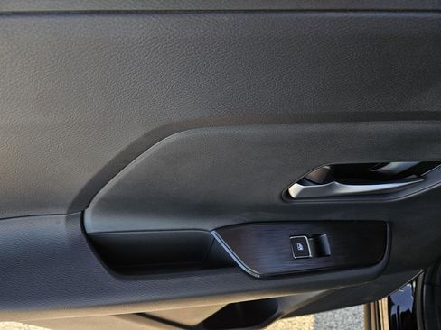 New 2026 Nissan Kicks SR image 7