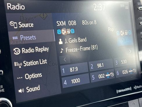 Used 2022 Toyota Highlander XLE FWD image 21