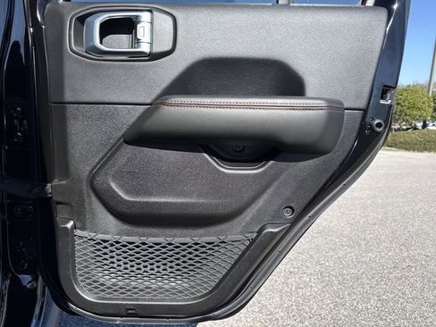 Used 2025 Jeep Wrangler Unlimited Rubicon w/ Technology Group image 33