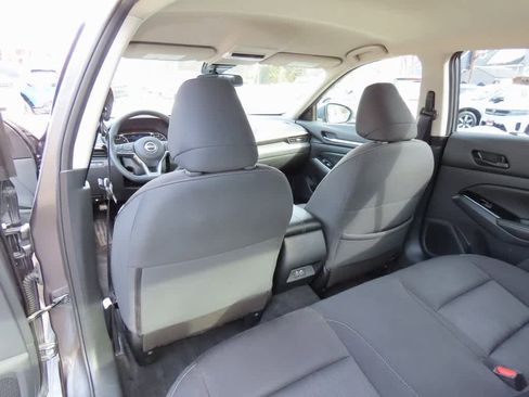 Used 2023 Nissan Altima 2.5 SV image 14