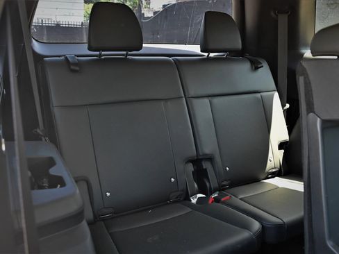 Used 2025 Hyundai Santa Fe SEL FWD image 16