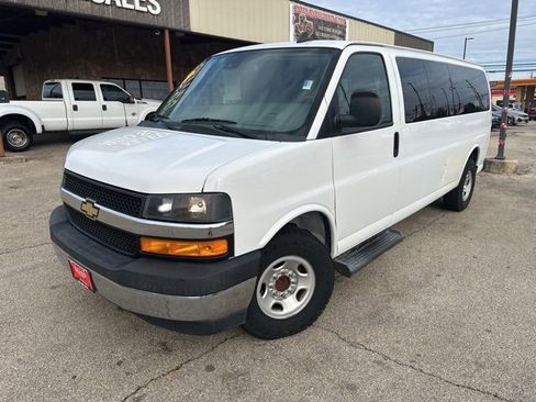 Used 2019 Chevrolet Express 3500 LT w/ LT Preferred Equipment Group image 2