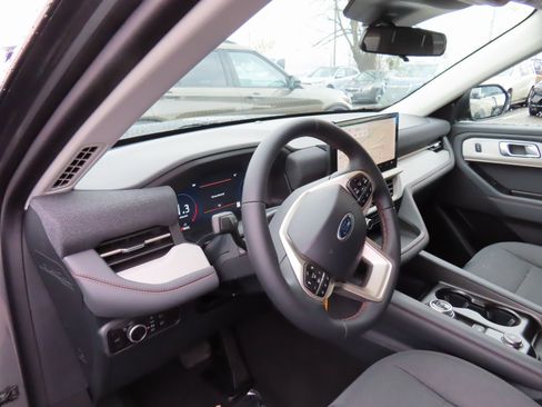 New 2026 Ford Explorer Active image 8