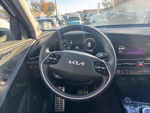 Used 2023 Kia Niro Wave image 10