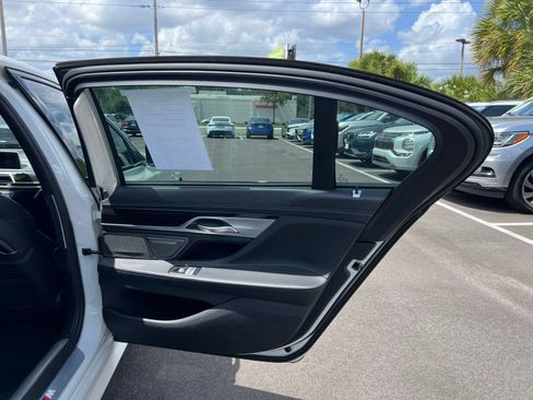 Used 2018 BMW 740e xDrive w/ M Sport Package AWD/4WD image 52