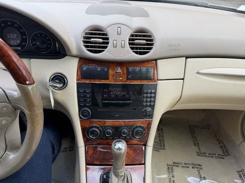 Used 2005 Mercedes-Benz CLK 320 Coupe image 25