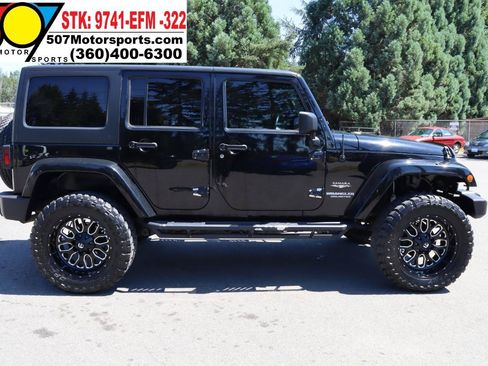 Used 2012 Jeep Wrangler Unlimited Sahara w/ Connectivity Group AWD/4WD image 10