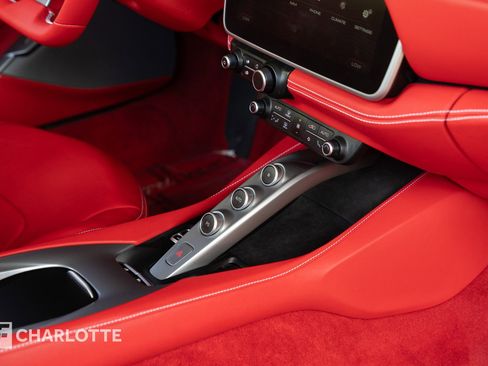 Used 2019 Ferrari Portofino image 36