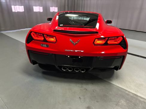 Used 2018 Chevrolet Corvette Stingray Coupe w/ 1LT RWD image 6