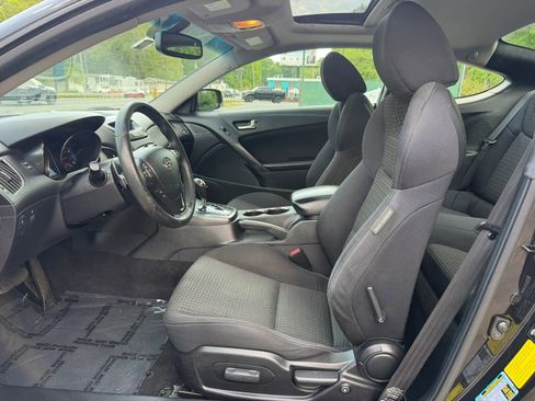 Used 2012 Hyundai Genesis 2.0T RWD image 25