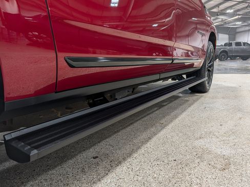 Used 2023 GMC Yukon XL Denali w/ Denali Reserve Package image 10